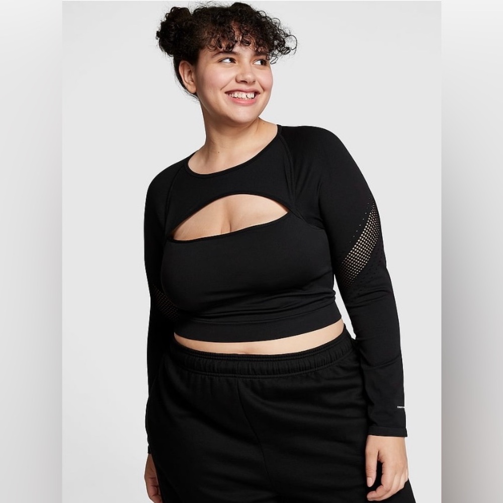 Seamless mesh long sleeve crop top